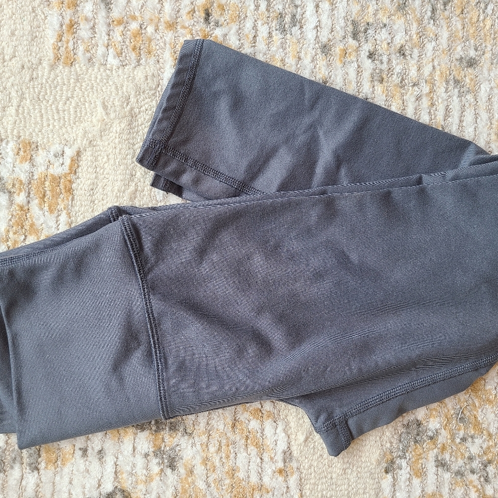 Alo yoga crop leggings